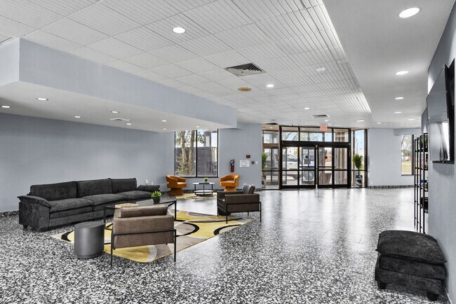 Building Photo - The Louie