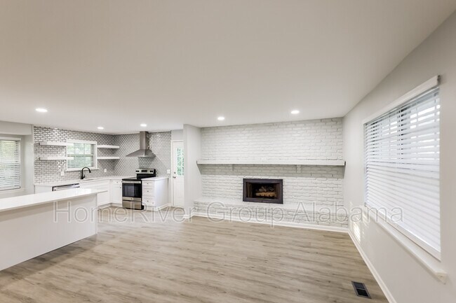 Building Photo - 5252 Goldmar Dr