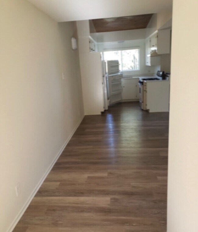 Foto del edificio - 302 Deerpath Ln