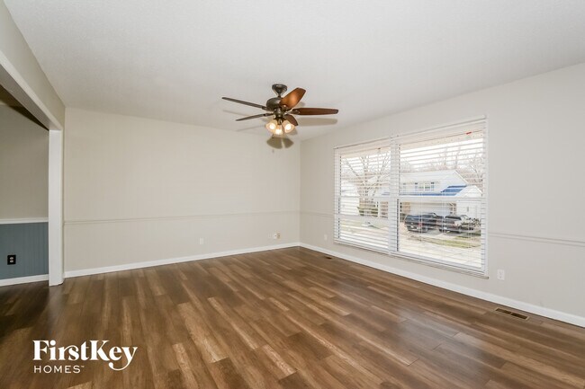 Foto del edificio - 578 Green Forest Dr