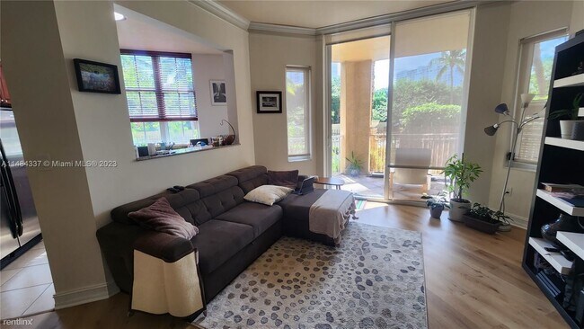 Building Photo - 2 br, 2 bath Condo - 3001 NE 185th St Apt 135