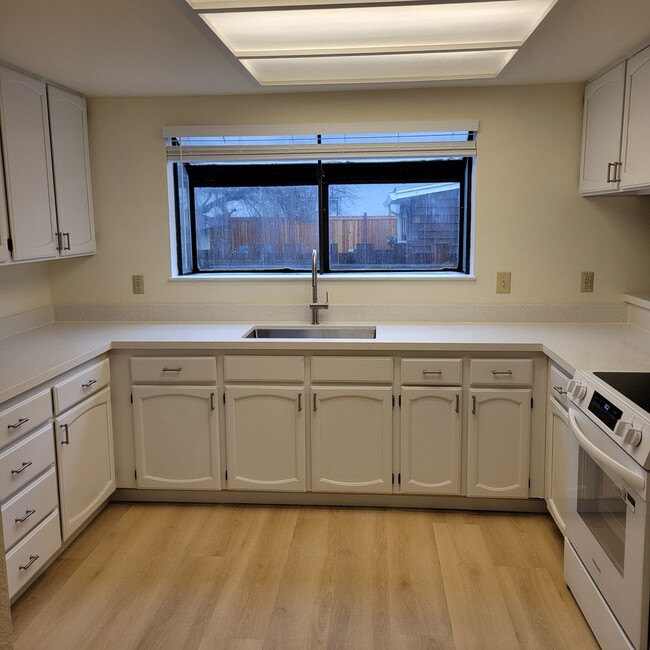 Photo - 931 Estudillo St Apartment