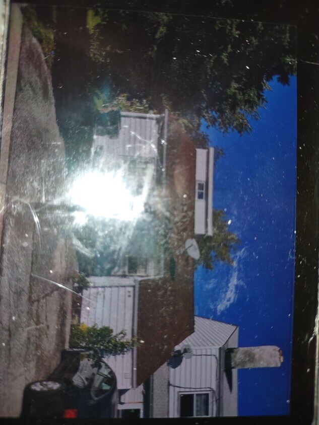 Building Photo - 36 Glenwood Ct