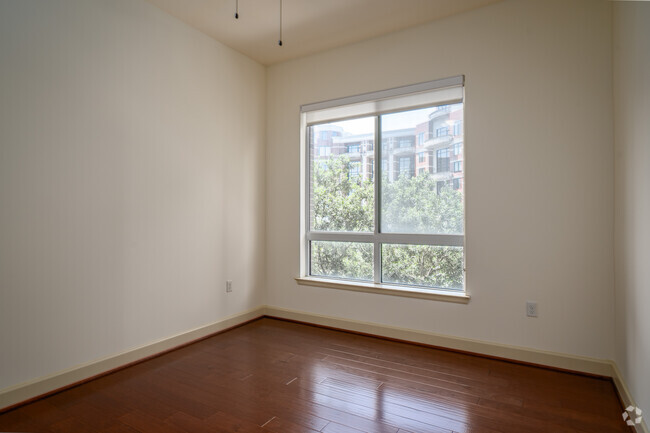 1BR, 1BA - 775SF - WaterWall Place