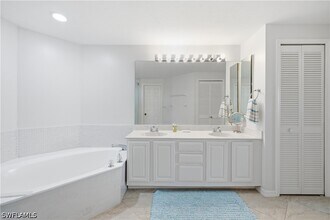 Building Photo - 26901 Wedgewood Dr