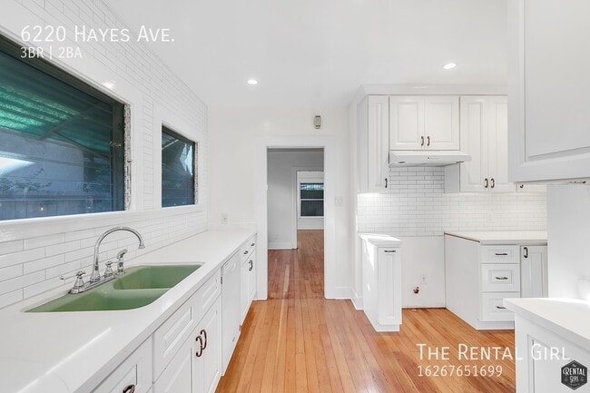 Building Photo - Restored Three-Bedroom Gem in Highland Par...