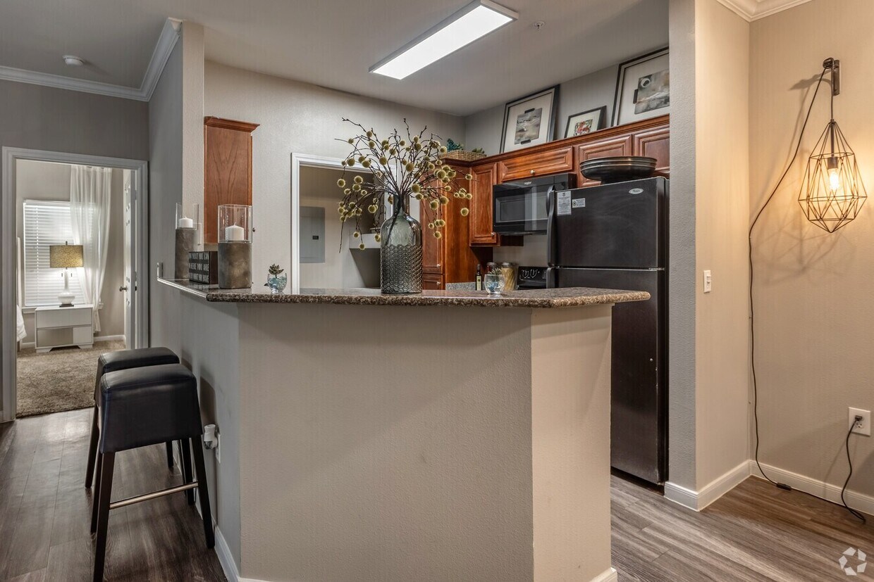 Foto principal - Now Leasing: Affordable Luxury Apartments