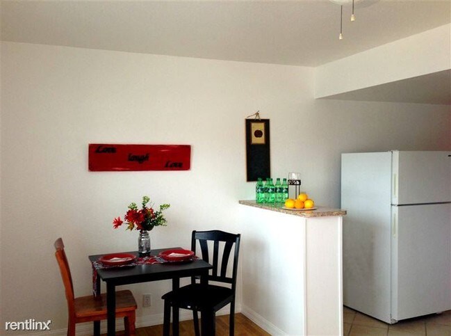 Foto del edificio - 2 br, 1 bath Apartment - Eagle Manor