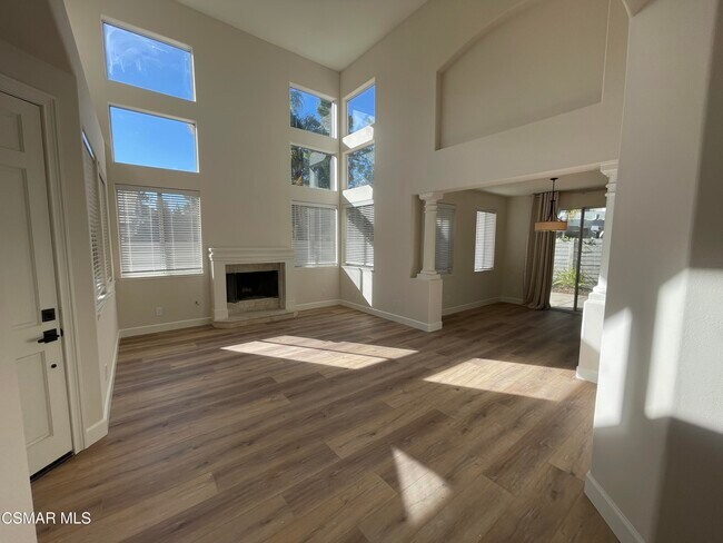 Foto del edificio - 1067 Terrace Hill Cir
