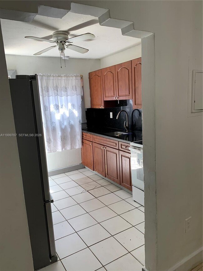 Foto del edificio - 750 NW 118th St