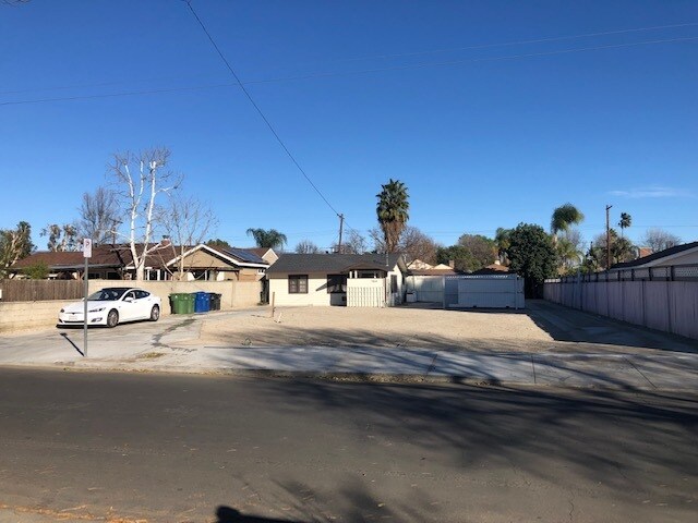 Foto del edificio - 7054 Ranchito Ave