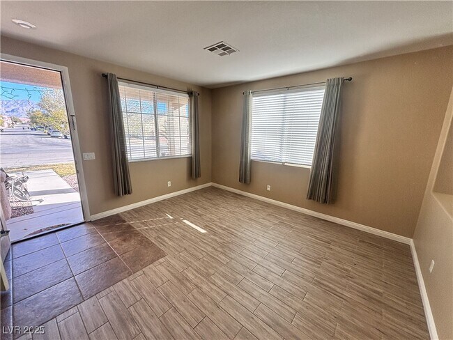 Building Photo - 3317 La Cascada Ave