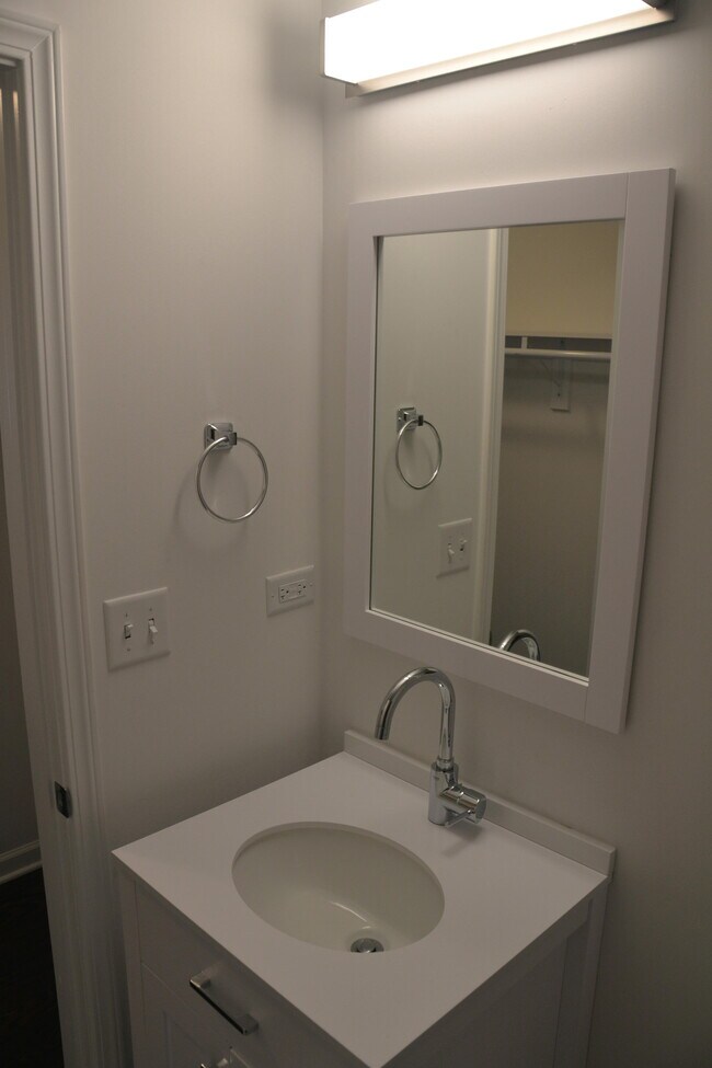 Building Photo - 891 Piper Ln