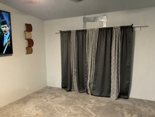 Foto del edificio - 15678 Avion Ln