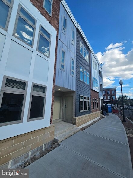 Foto del edificio - 200 Hamilton Ave
