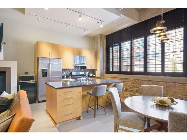 Foto del edificio - 525 N 3rd St