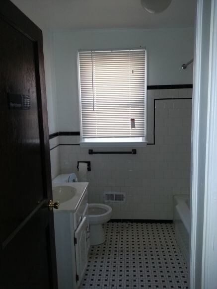 Foto del edificio - 9122 Liberty Rd
