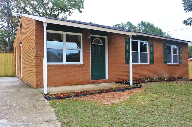 Building Photo - 1600 Mazor Dr