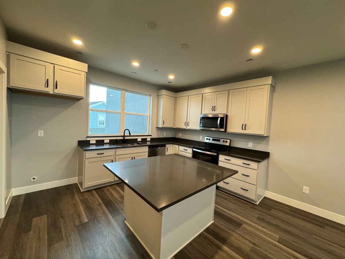 Brand new Townhome in Daybreak! - Brand new Townhome in Daybreak!