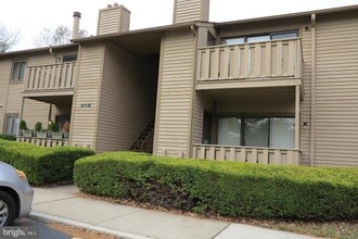 Building Photo - 211 Woodhollow Dr