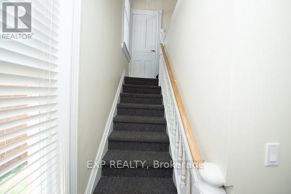 Building Photo - 56 John St