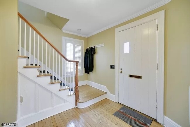 Building Photo - 53 Meadowbrook Rd