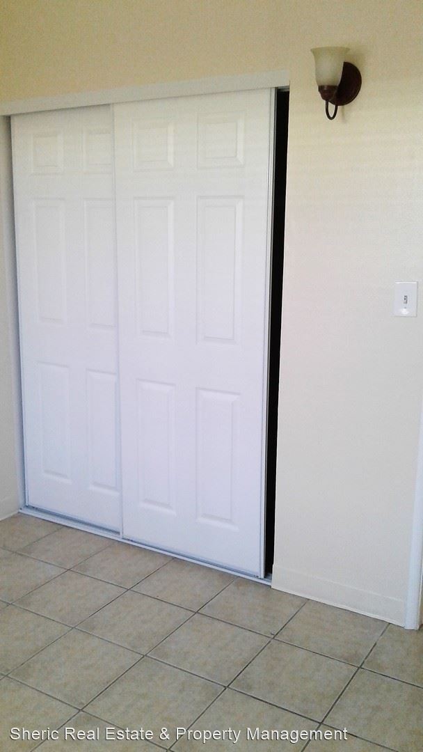 Building Photo - 2 br, 1 bath House - 6568 Sahara Ave