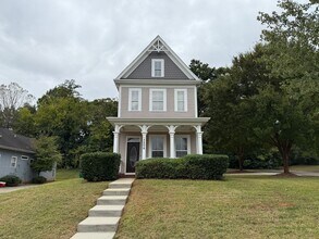 Building Photo - 3206 Hiram St