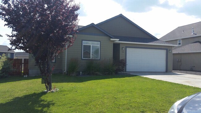 Building Photo - 3 bedroom Home