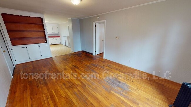 Building Photo - 2972 1/2 Fairforest Clevedale Rd