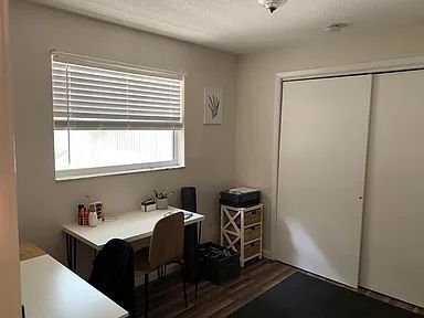 Foto del edificio - Charming 3BR Home | Large Fenced Yard + Prime Location