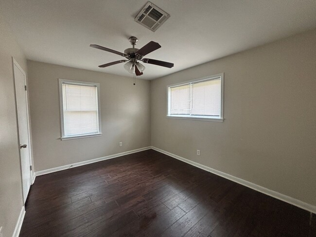 Foto del edificio - GREAT STARTER HOME IN SOUTH BOSSIER NEAR BABF