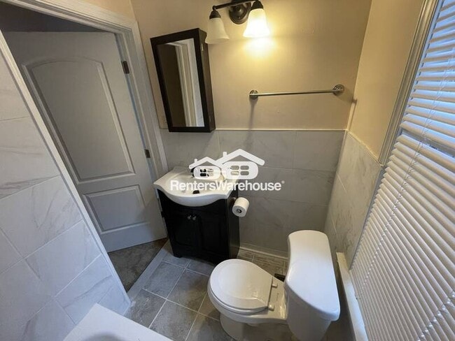 Foto del edificio - 2436 Brentwood Ave