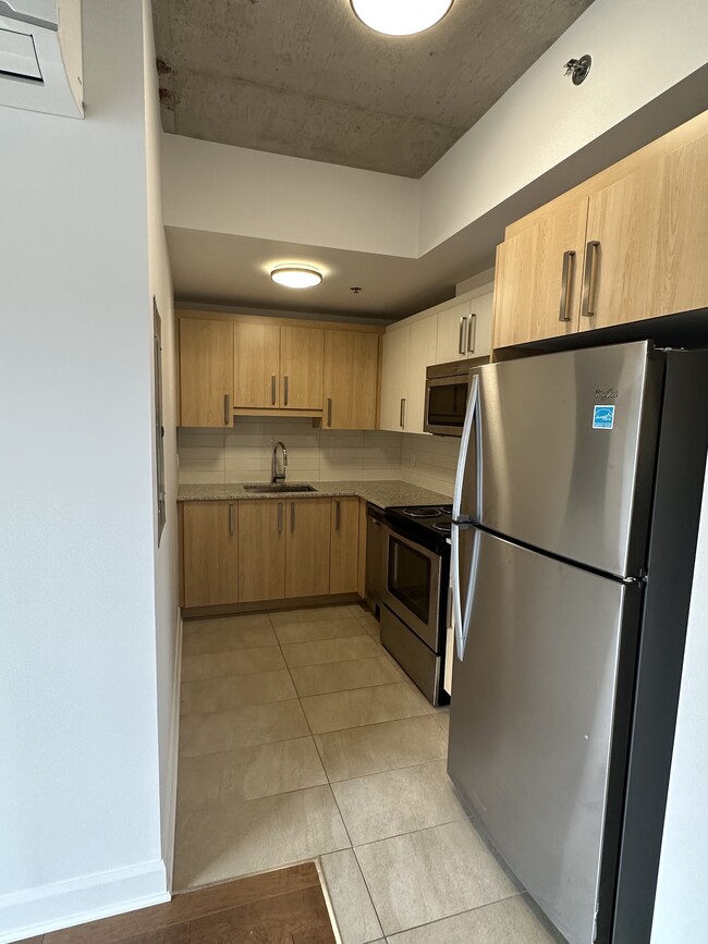 Building Photo - 3280 Cavendish