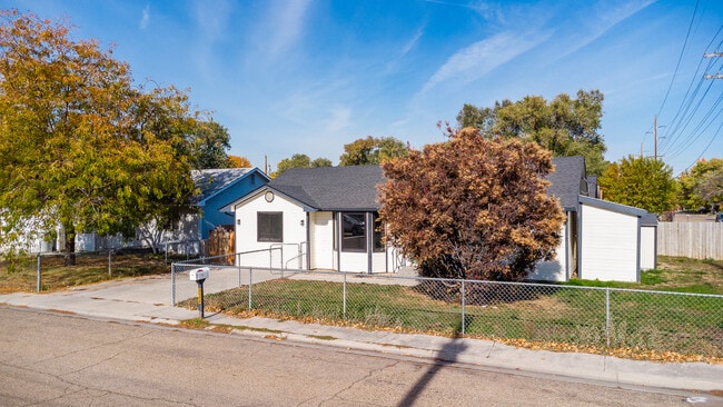 Foto del edificio - 924 E Georgia Ave