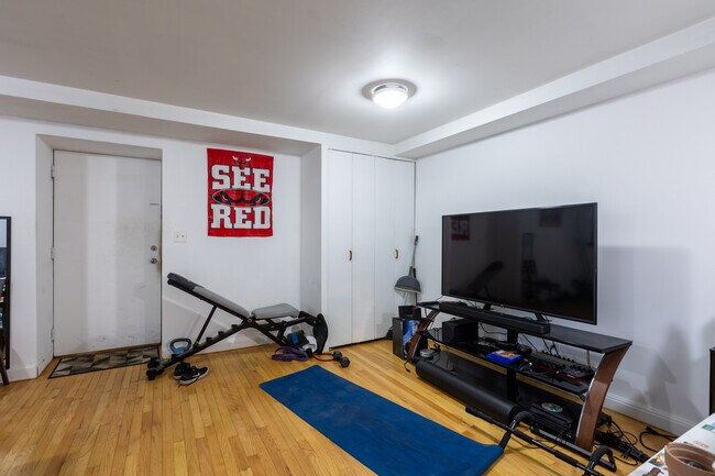 Foto del edificio - 631 Arlington W Pl