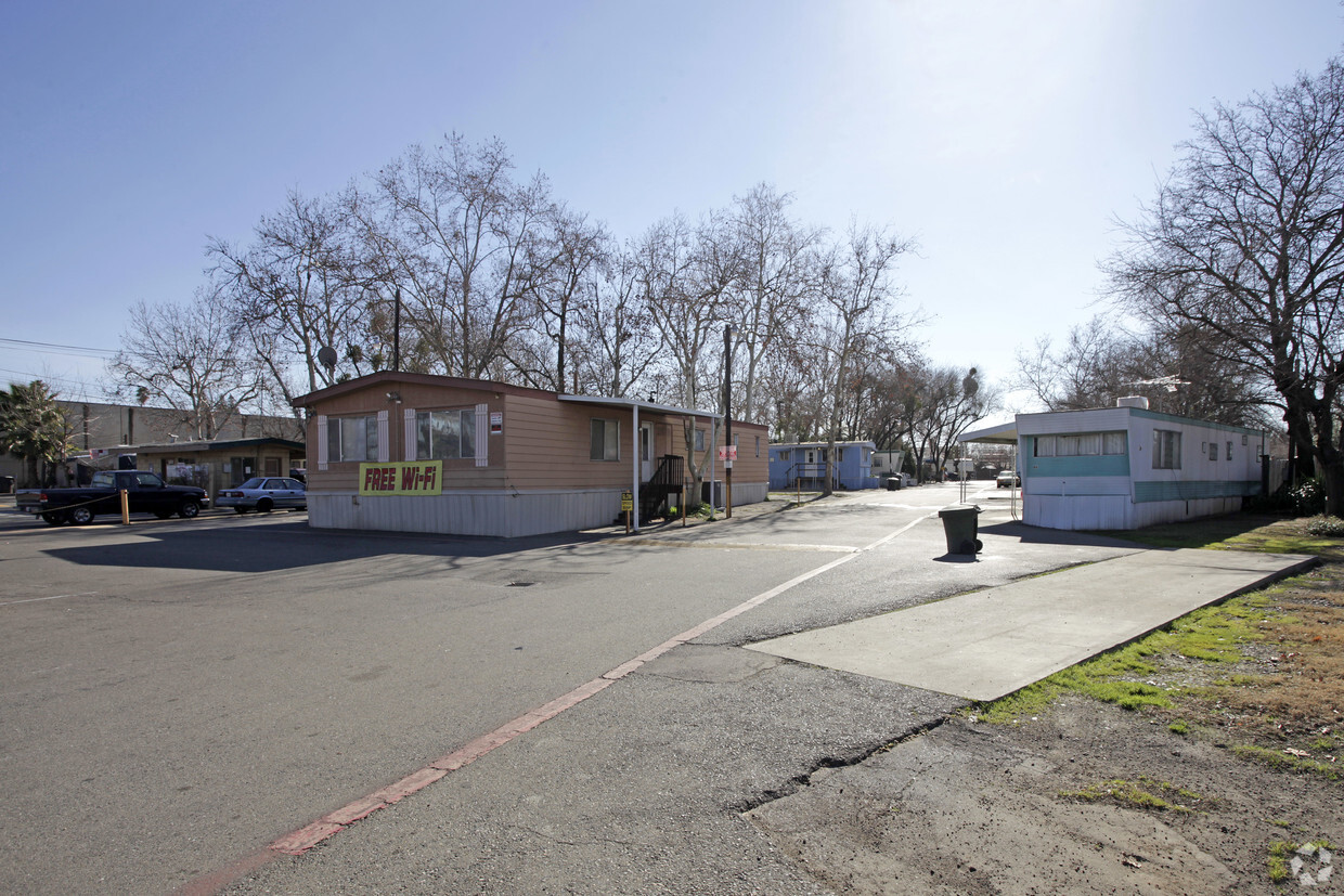 Building Photo - Caravan Village Mobile Home Park