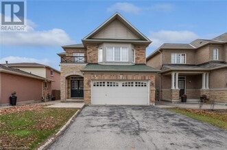 Building Photo - 126 Merrilee Crescent