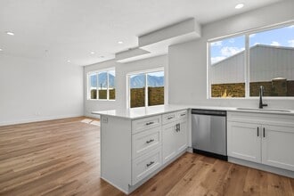 Building Photo - 511 W 1760 N
