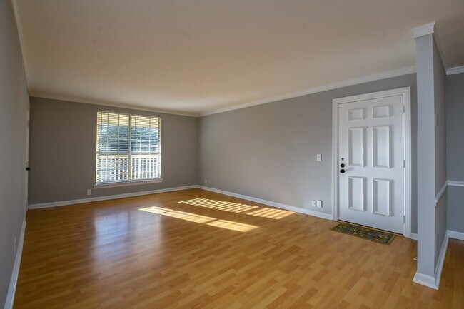 Building Photo - Sanbyrn Hall 3-Bedroom Gem – Full Amenitie...