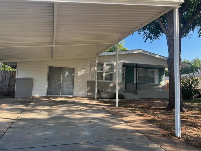 Foto del edificio - 4309 NW Denver Ave