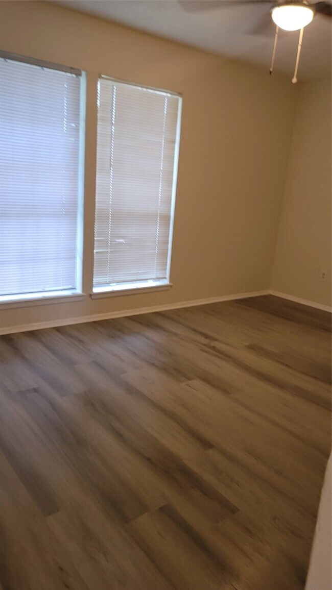 Foto del edificio - 5212 Beaverbrook Dr