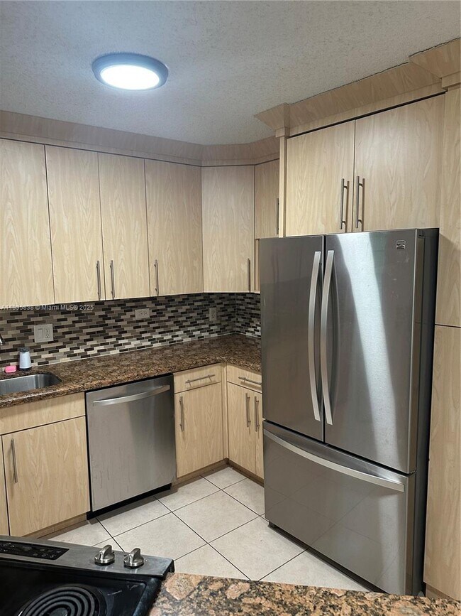 Foto del edificio - 25 NW 143rd St