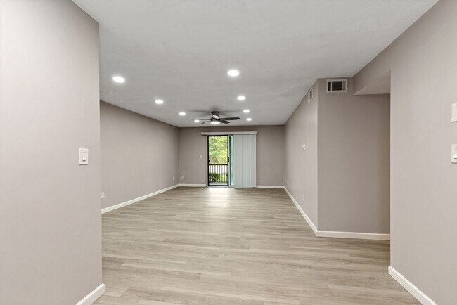 Foto del edificio - 232 Canton St