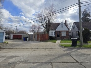 Building Photo - 10335 Merlin St