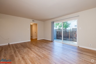 Building Photo - 642 Blythe Ct