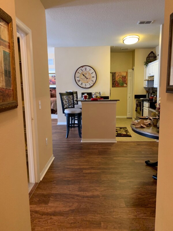 Building Photo - 3685 Victoria Manor Dr