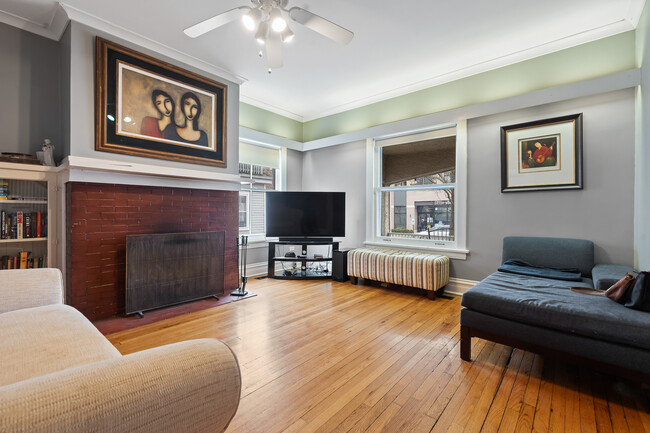 Building Photo - 1128 Greenleaf Ave