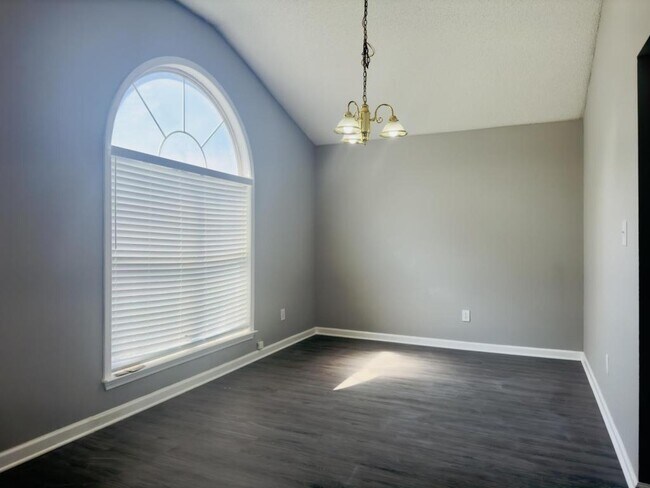 Building Photo - 425 Eagles Flight Ln