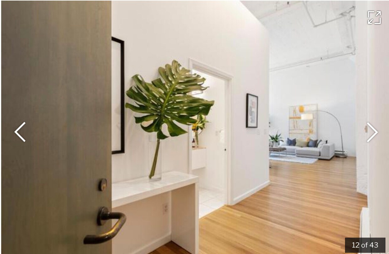 Entry - 601 4th St